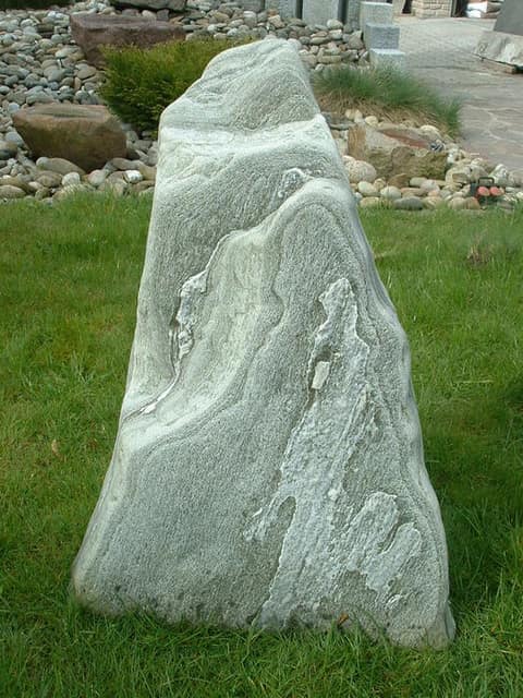 Naturbelassene Stelen, Bild 10